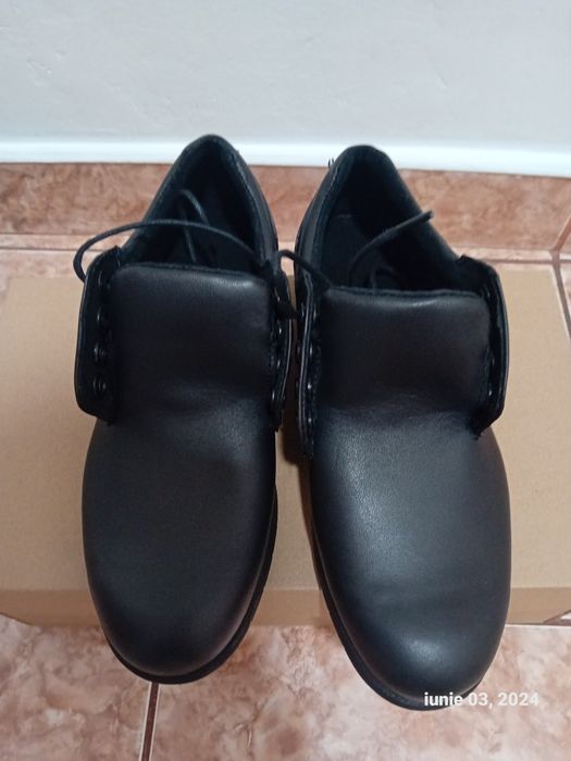 Pantofi din piele neagra