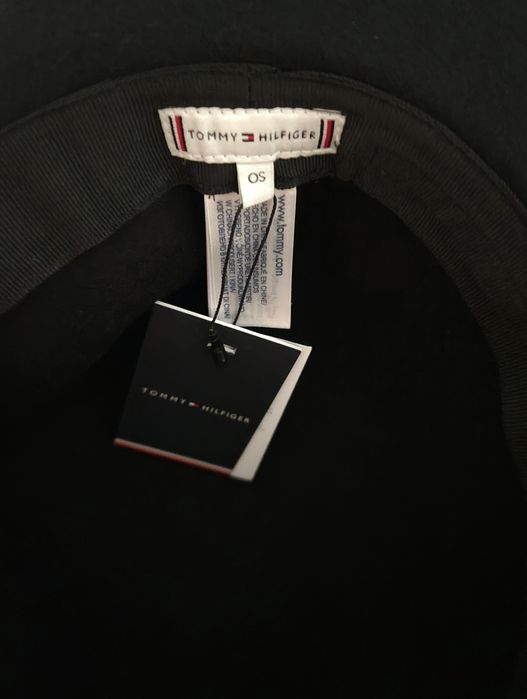 Вълнена капела "Tommy Hilfiger"