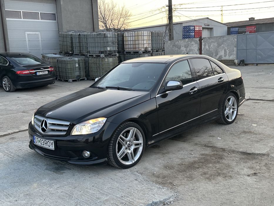 Vând sau schimb mercedes C320 impecabil