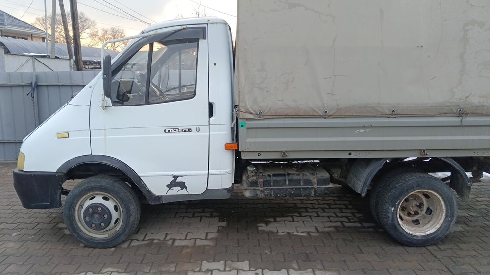 Газель  машина  продаётся   1997 г
