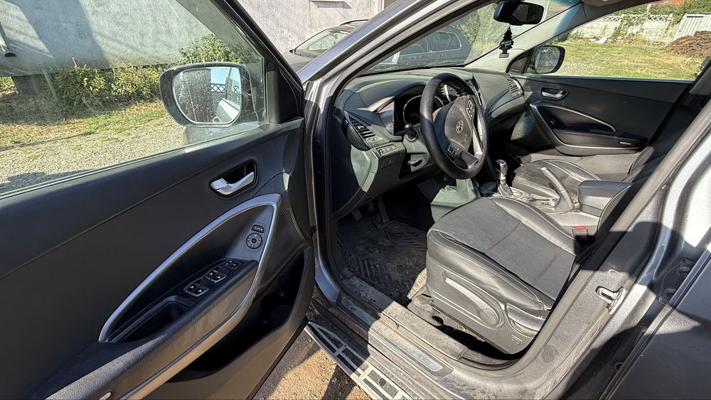 Vand Hyundai  Santa Fe 2014, Diesel, 4x4 –  schimb cu autotilitara 6/7 locuri cu lada minim 2009 - maxim 2016 + diferenta din partea mea