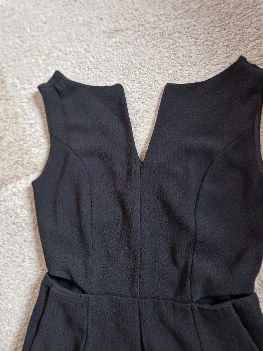 Черен гащеризон с отвори