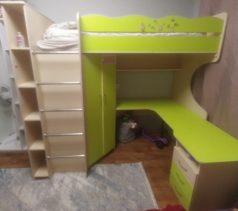 Кровать двухъярусная