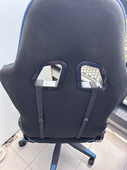 Scaun gaming cu defect