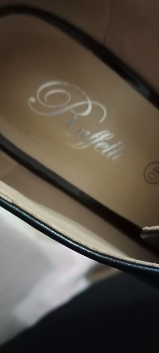 Продам женские туфли