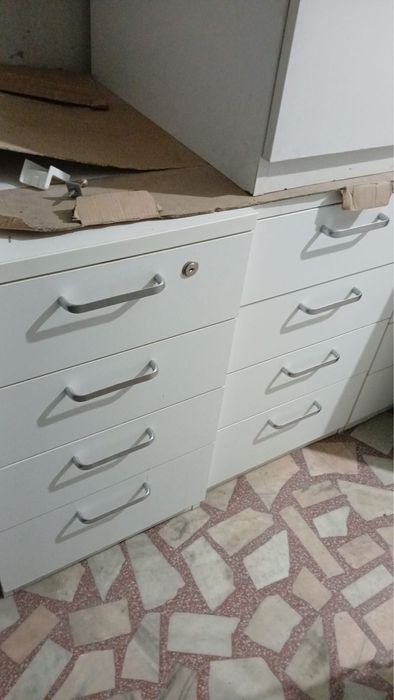 Lot birouri, rollboxuri, vanzare rapida