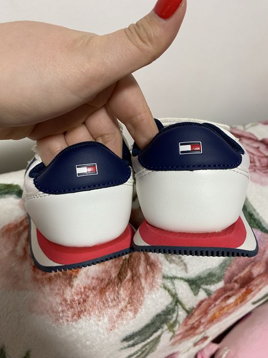 Adidasi Tommy hilfiger marimra 26
