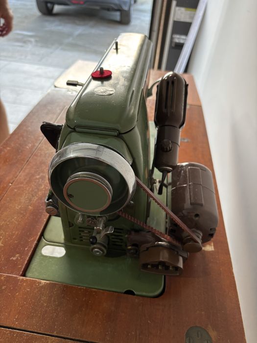 Masina de cusut Anker