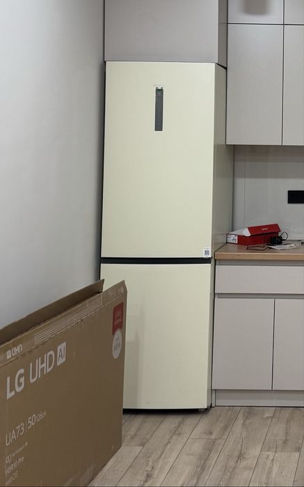Продам новый холодильник Haier