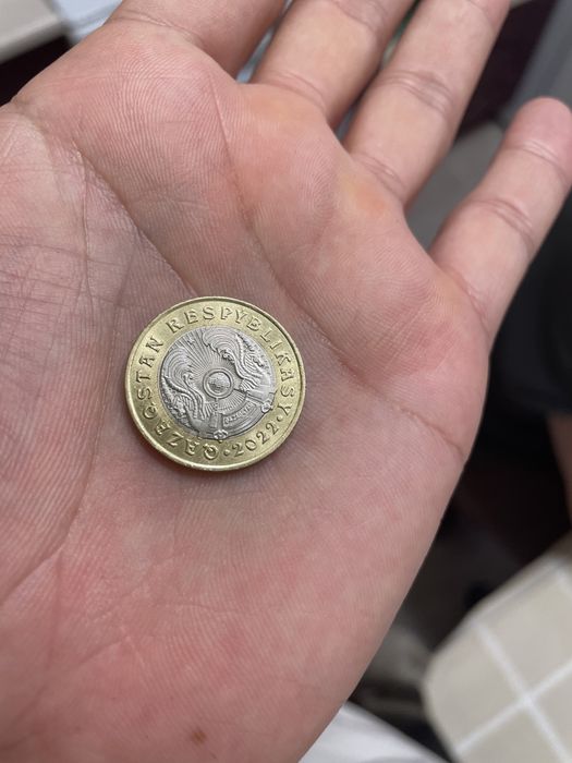 Продам монету