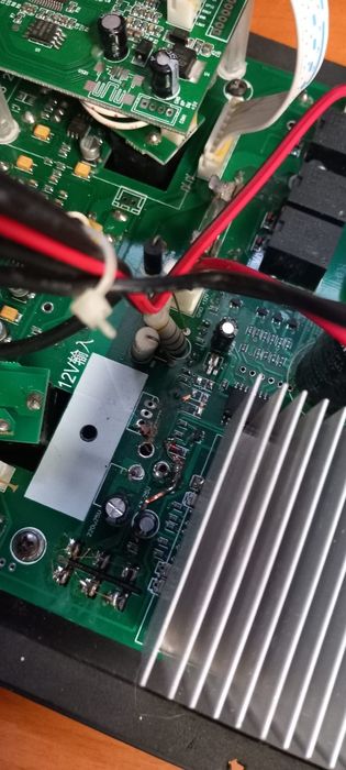 Boxa activa portabilă Power Acoustics defectă