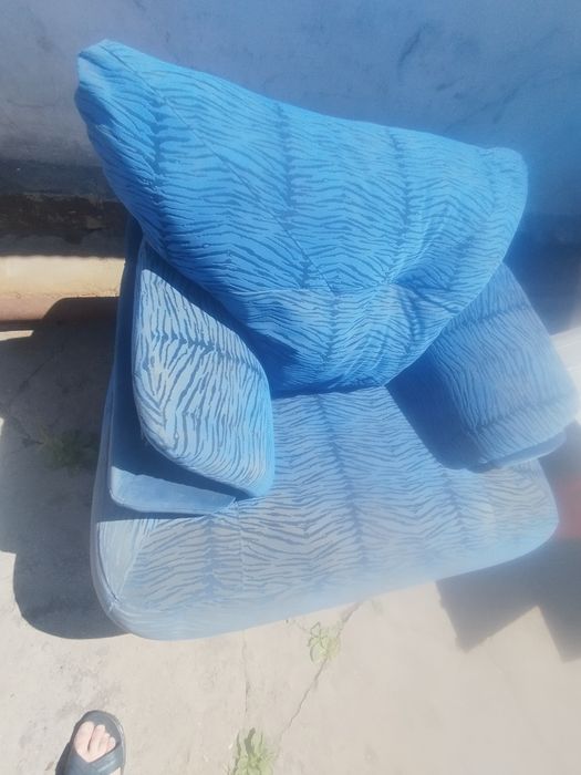Продам Диван и Кресло