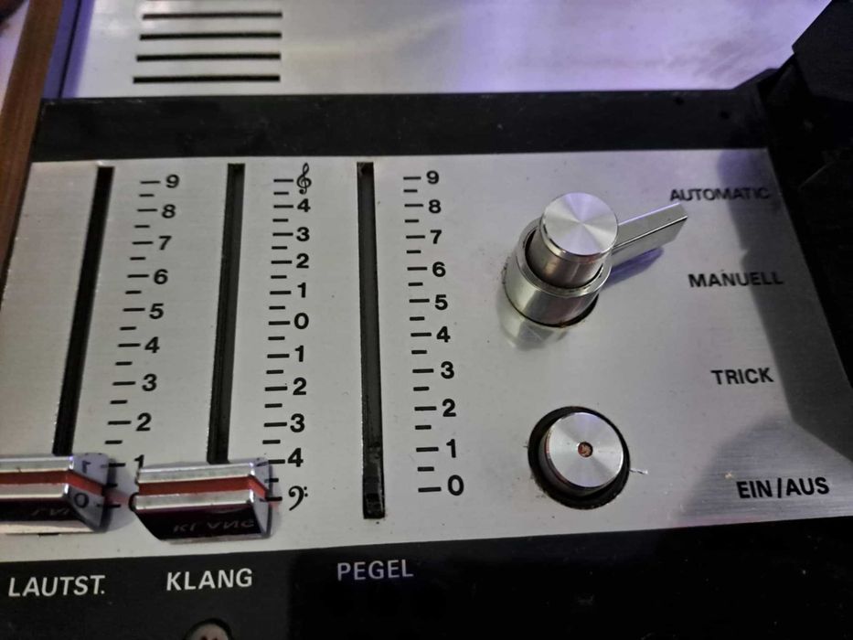 Магнетофон grundig