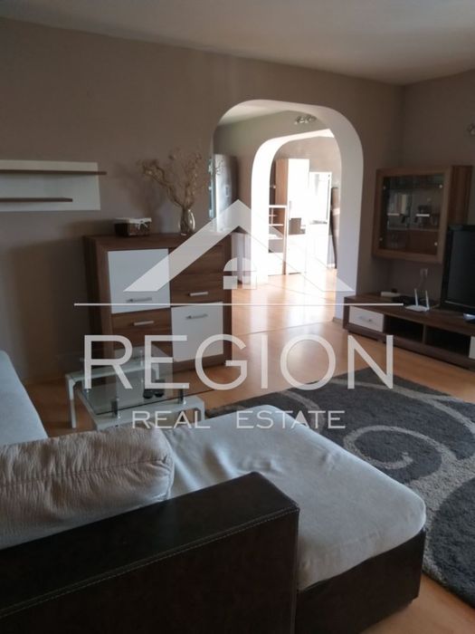 Дава се под наем Тристаен апартамент в Варна, Бриз - 198 кв.м за 841.5 € - Снимка #1