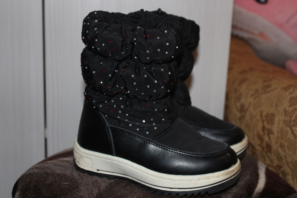 Продам теплые сапожки размер 28