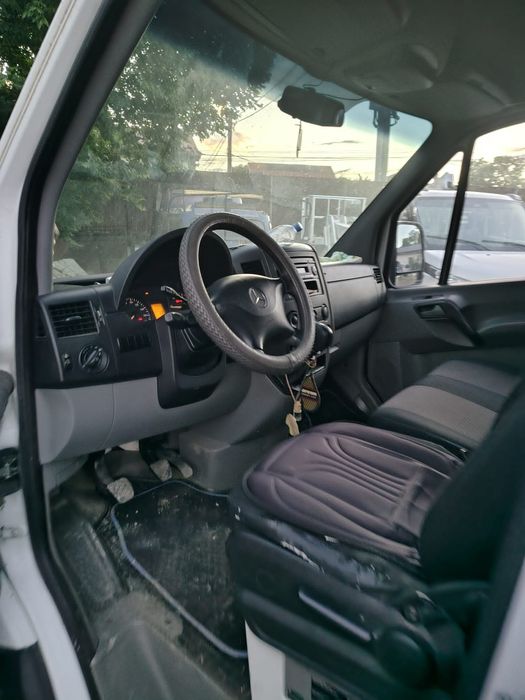 Vând duba mercedes sprinter