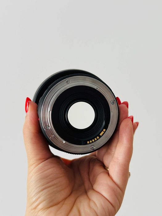 Canon EF 50mm f/1.8 STM + parasolar ES-68
