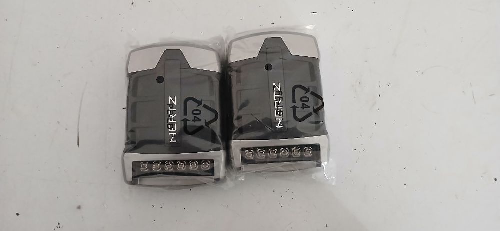 HERTZ кроссовер радной янги