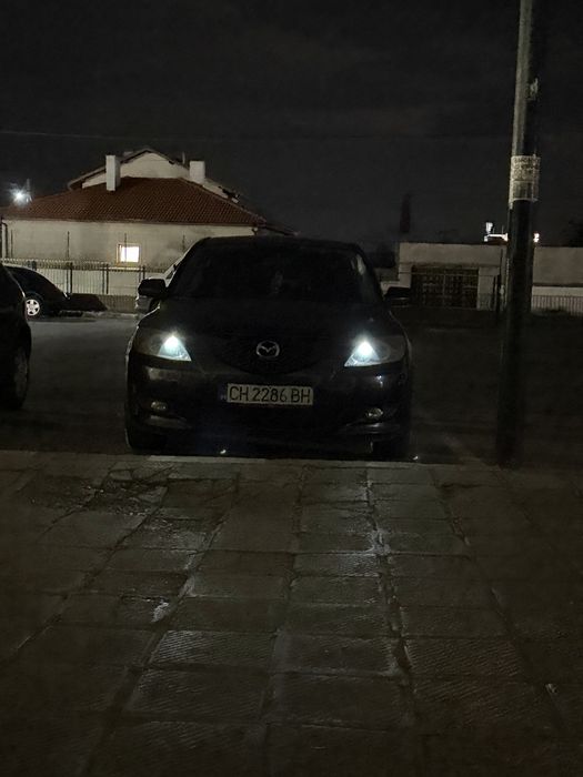 Продавам Мазда 3