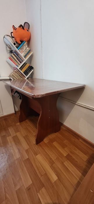 Стол для кухни или в комнату