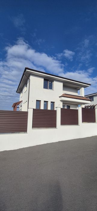 De vanzare casa individuala si duplex ,in loc Dezmir