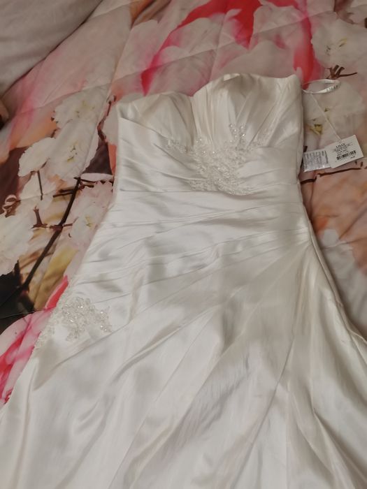 Продавам булчинска рокля