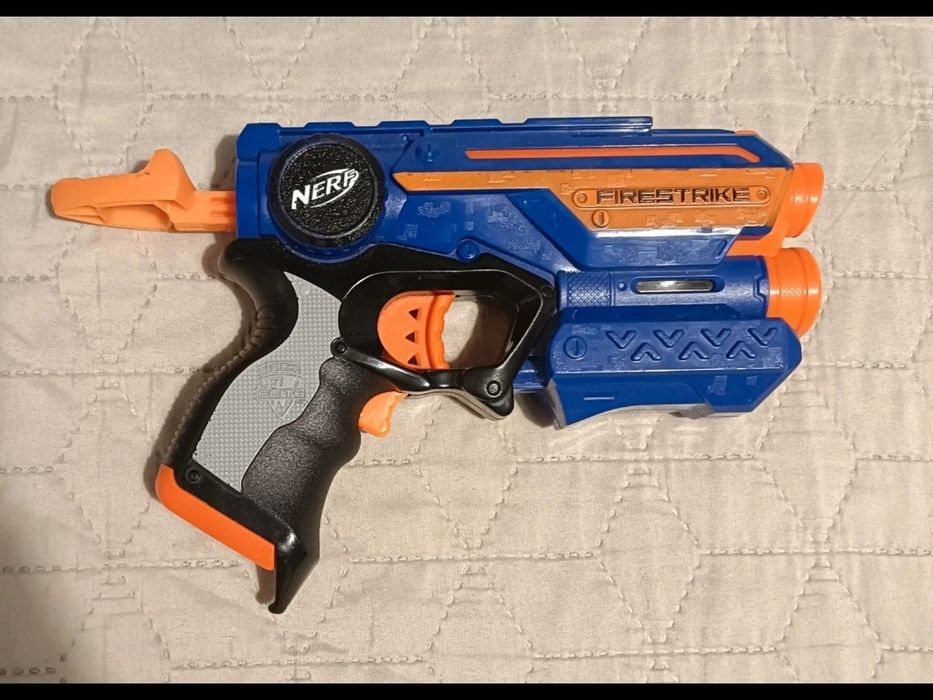Nerf N-Strike Elite Firestrike laser + 10 Bullets