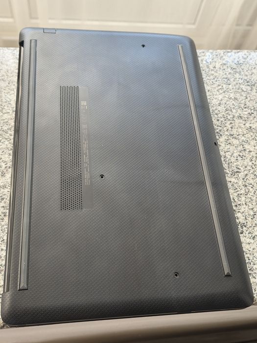 Hp 15 -da0194nq defect pentru piese
