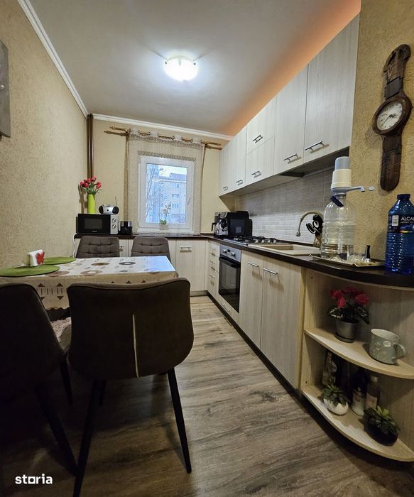 Apartament 2 camere – Rogerius, strada Mihail Sadoveanu, Oradea — fotografia 1