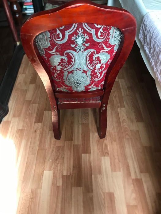 8 стульев Натуральное дерево по 6000