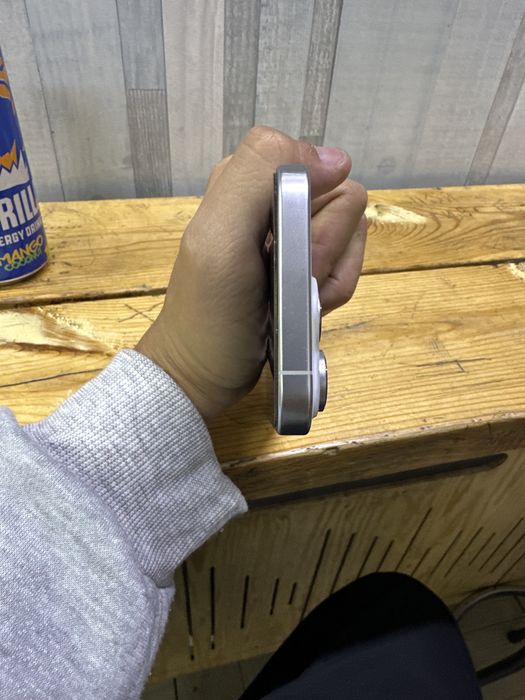 Iphone 16 pro White