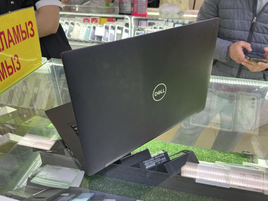 ноутбук Dell 256/16