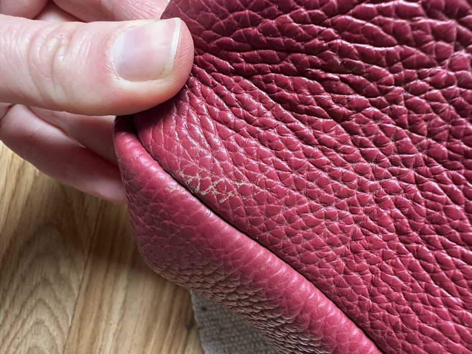 Червена чанта и зелена раница естестевна кожа