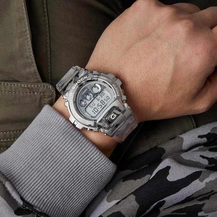 Часовник - CASIO G-SHOCK GM-6900SCM-1ER