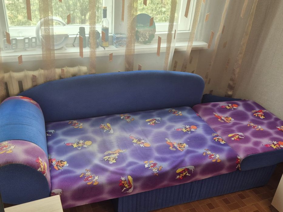 Отдам детский (подростковый) диван