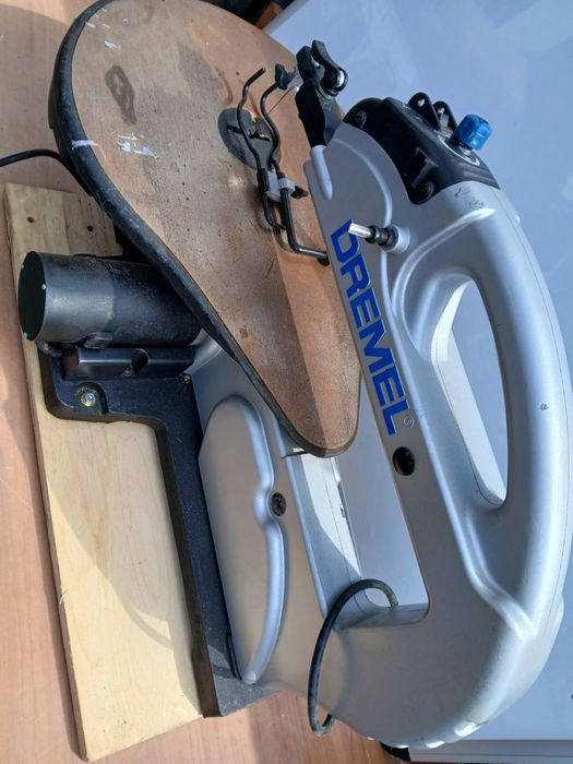 Контурен настолен трион