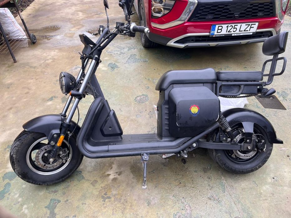 Scuter / moped electric
