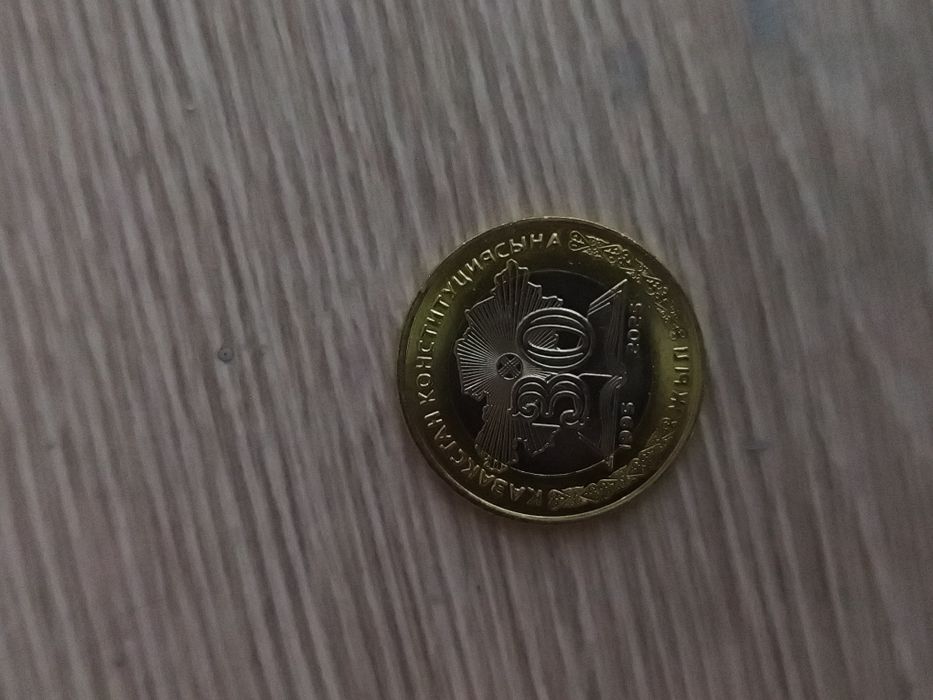 Продам монету номиналом 100 тенге