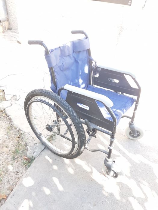 Ногиронлар учун коляска