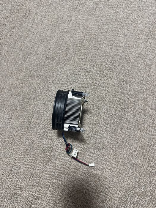 Кулер на процессор 3пин 4 pin 3 pin 4 пин почти новые мало использовал