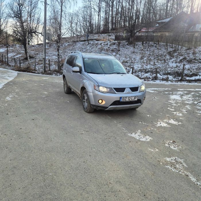 Mitsubishi Outleder