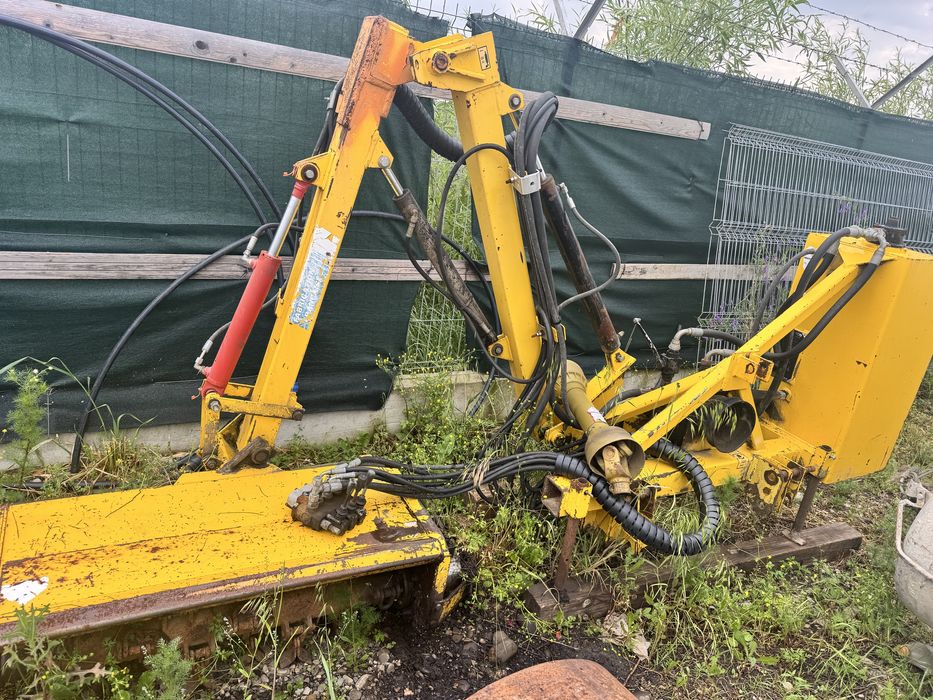 Tocatoare cu brat pentru tractor