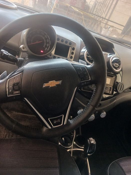 Спарк срочно продаеться