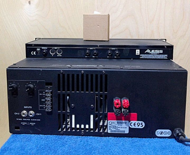 Американский Усилитель мощности QSC3100