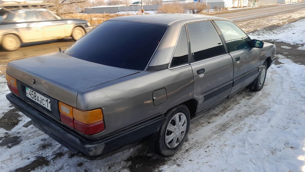 Audi 100 сатылады