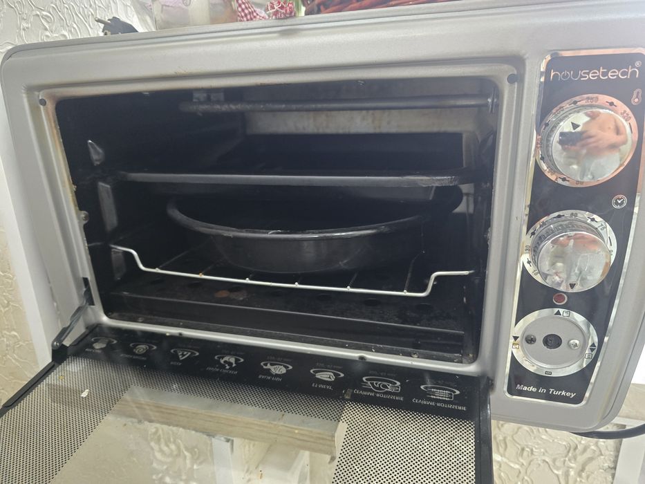 Печь духовка Housetech