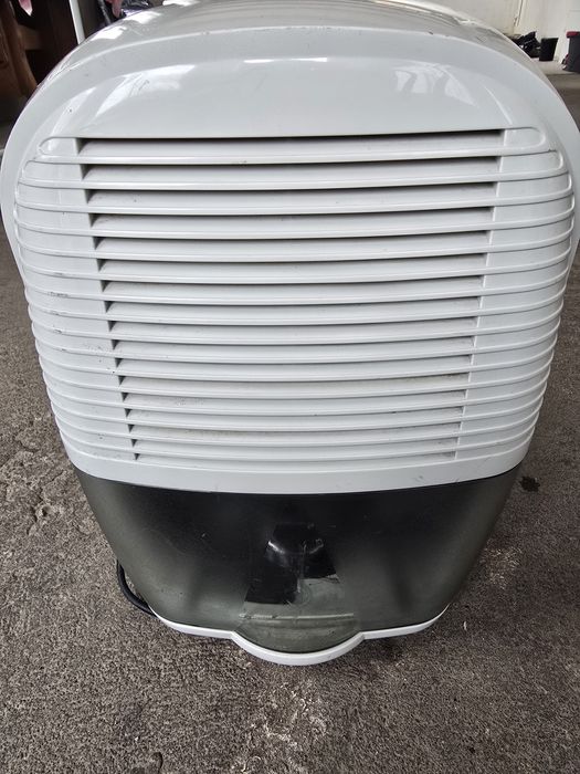 Dezumidificator second hand functional Delonghi