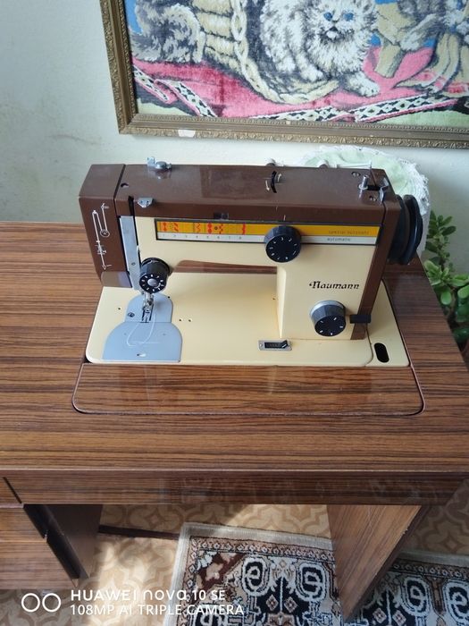 Продавам електрическа шевна машина  NAUMANN, с педал