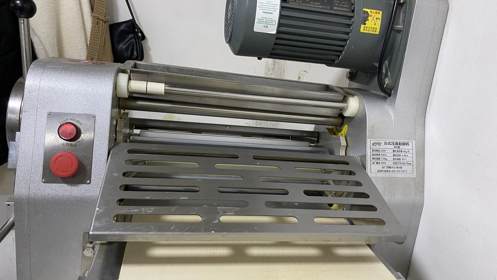 Тестораскаточная машина