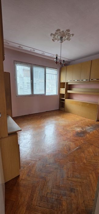 Тристаен апартамент